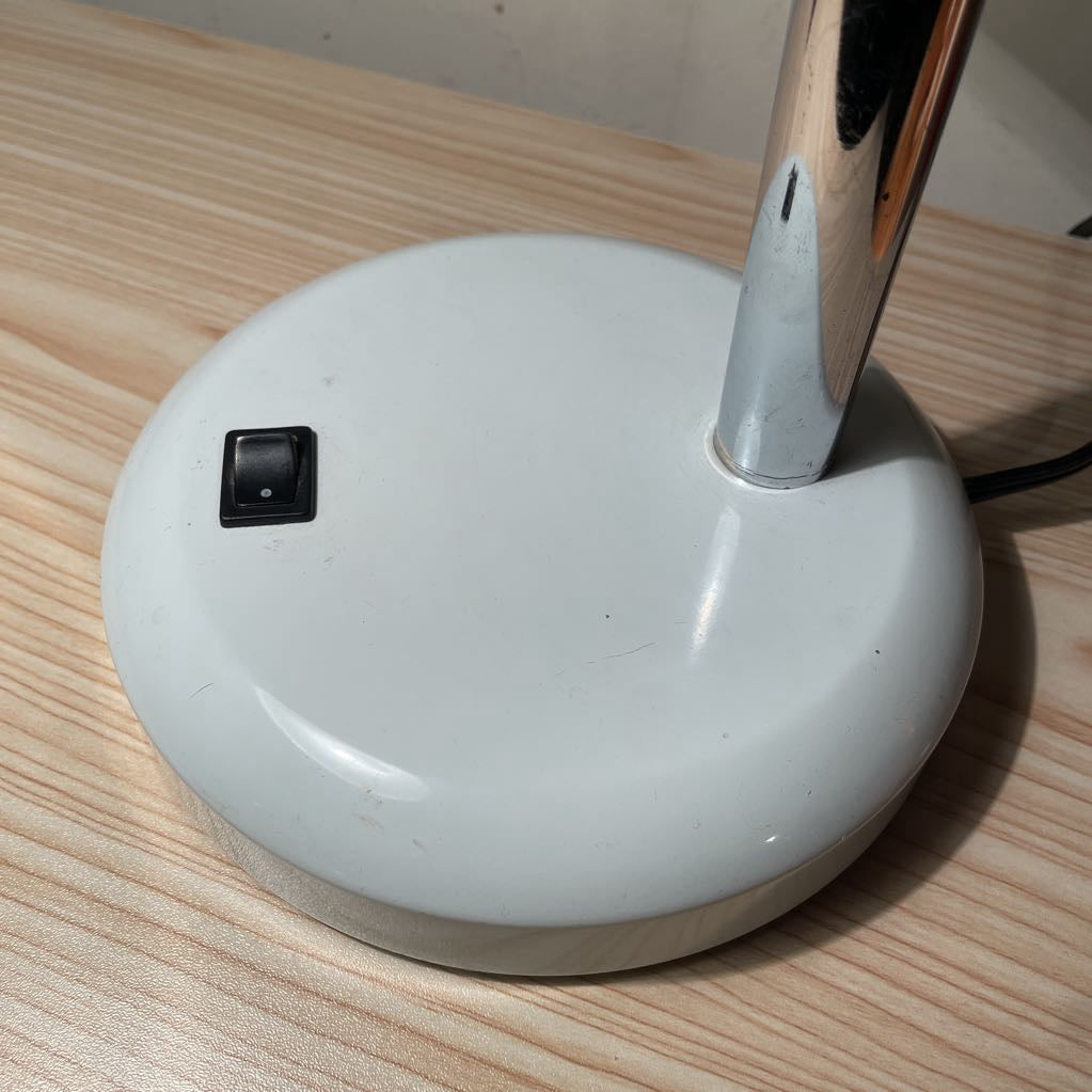 White Enamel Desk Lamp with Bendy Neck
