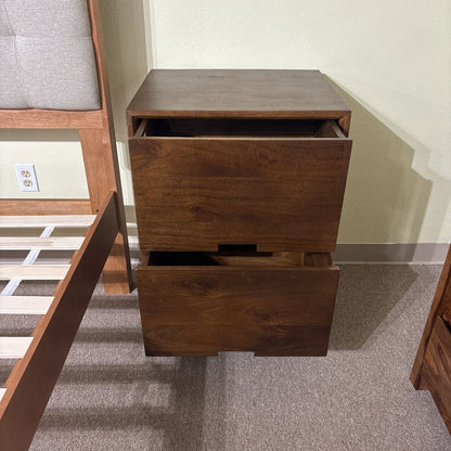 Milnor Bedside Chest