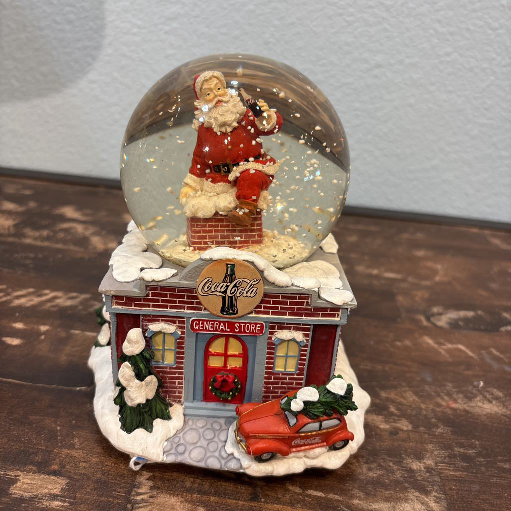 Coca-Cola Santa Snow Globe