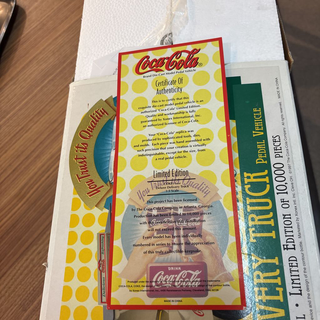 Vintage 1970's Vintage Coca Cola Model (COMPLETE)