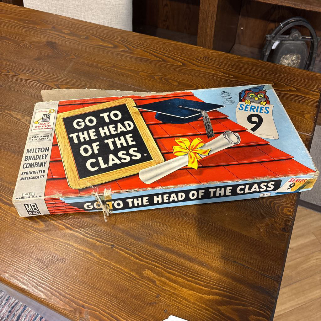 Vintage 1970's "Go to the Head of the Class" Board Game SMALLS