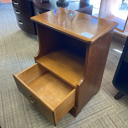 Vintage Traditional Curved Side End Table
