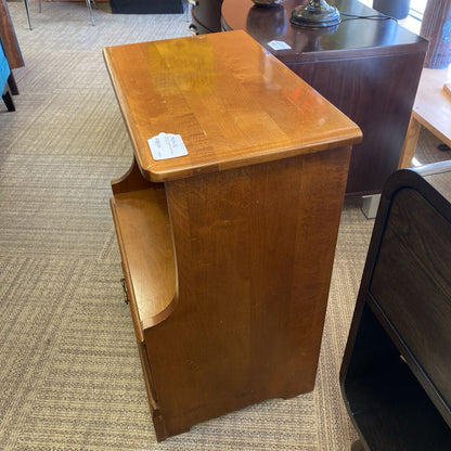 Vintage Traditional Curved Side End Table