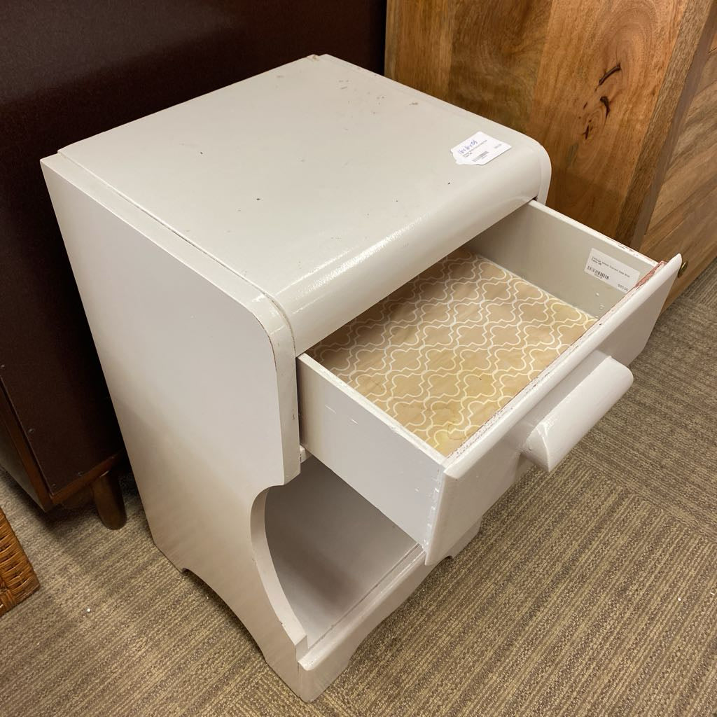 Vintage White Curved Side End Table