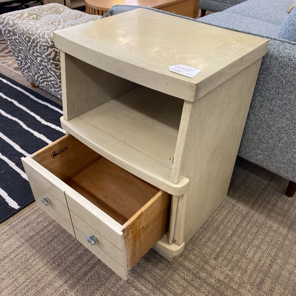 MC Whitewash Laminate Nightstand w/Drawer