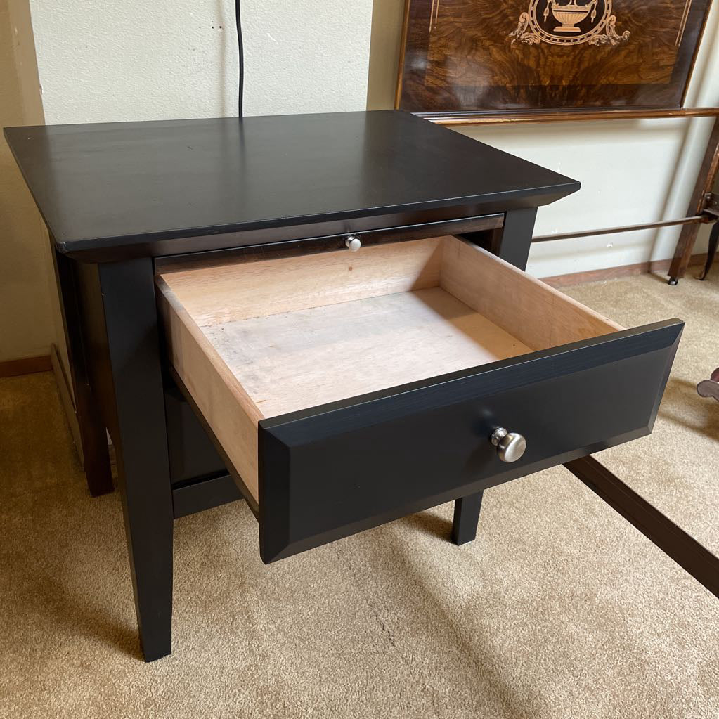 Dark Wood Nighstand w/ 2 Drawers and Pullout Platform