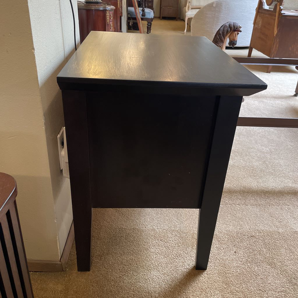 Dark Wood Nighstand w/ 2 Drawers and Pullout Platform