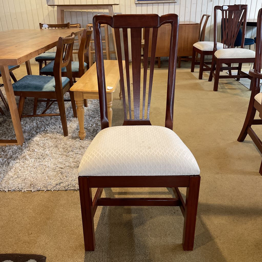 Reddish Tone Oval Dining Table with Leaves and 8 Chairs SET. AS IS