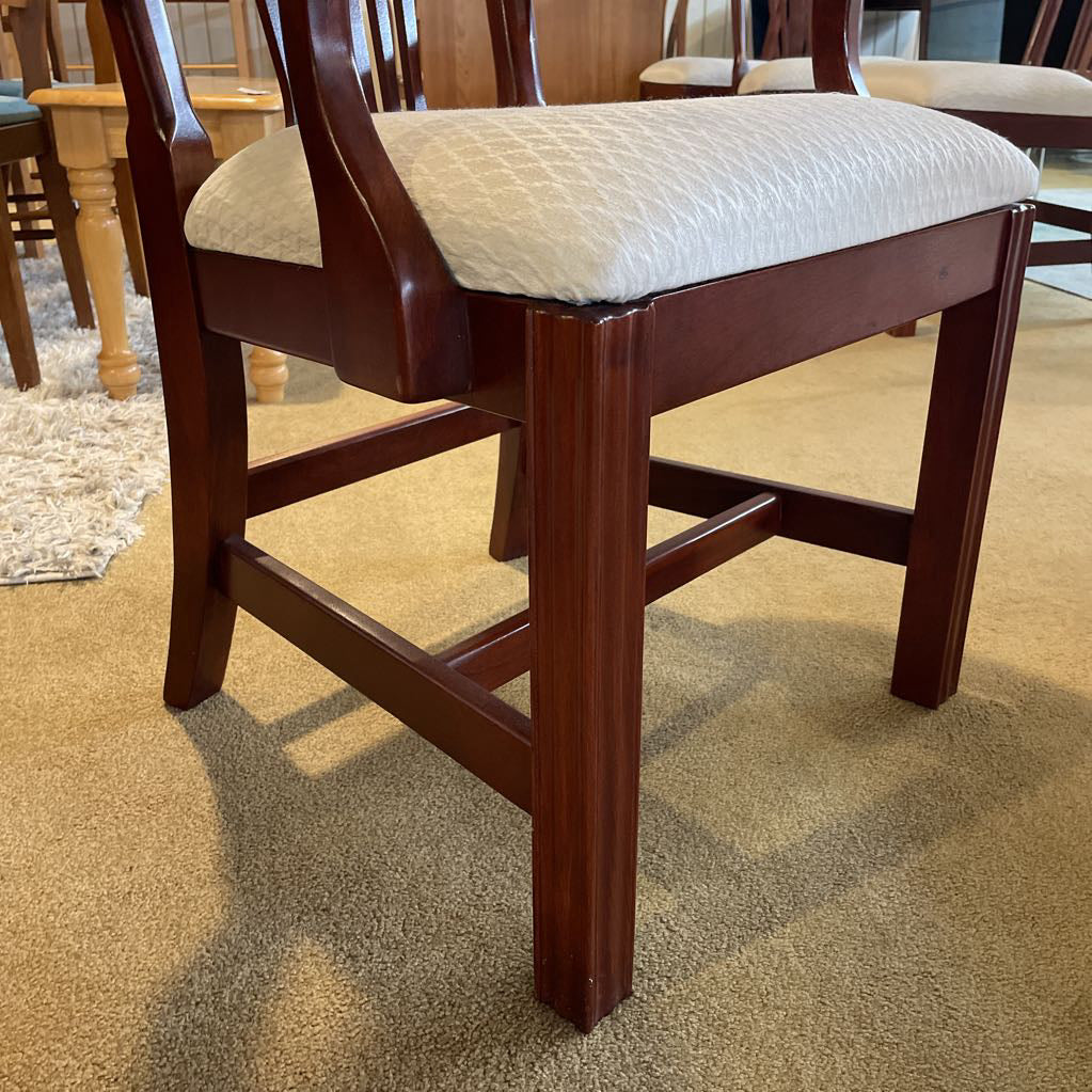 Reddish Tone Oval Dining Table with Leaves and 8 Chairs SET. AS IS