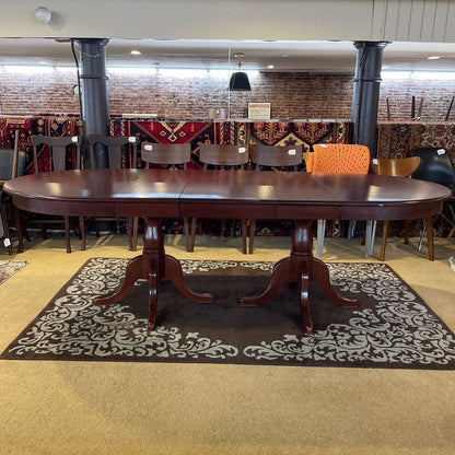 Reddish Tone Oval Dining Table with Leaves and 8 Chairs SET. AS IS