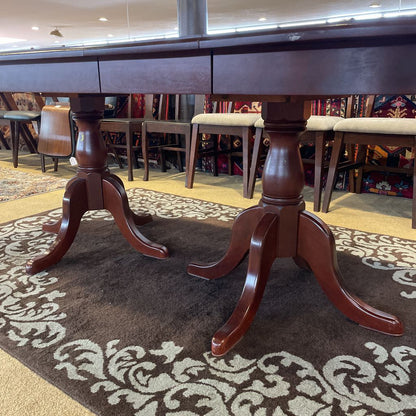 Reddish Tone Oval Dining Table with Leaves and 8 Chairs SET. AS IS