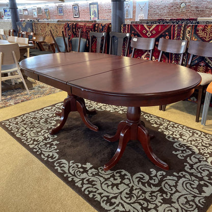 Reddish Tone Oval Dining Table with Leaves and 8 Chairs SET. AS IS