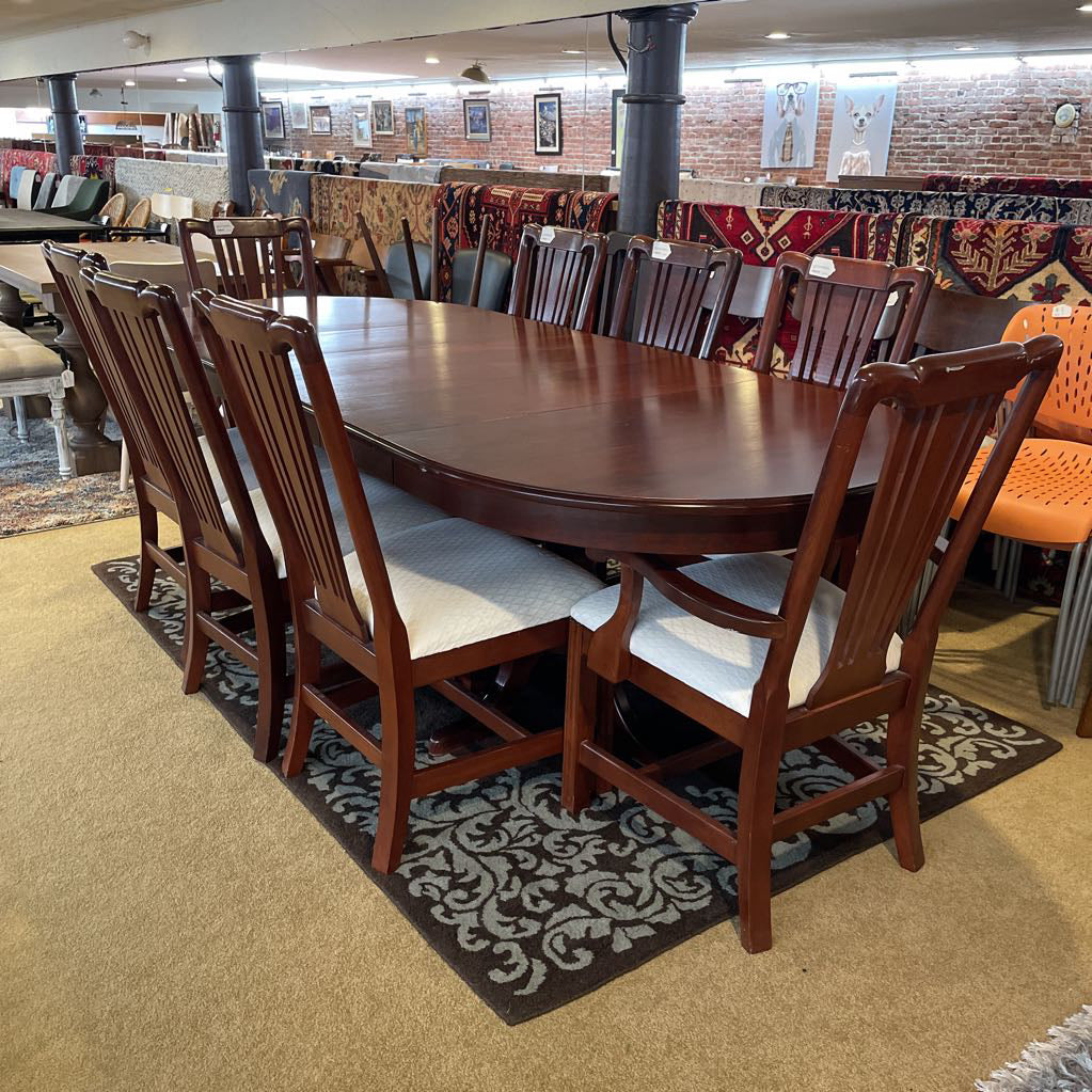 Reddish Tone Oval Dining Table with Leaves and 8 Chairs SET. AS IS