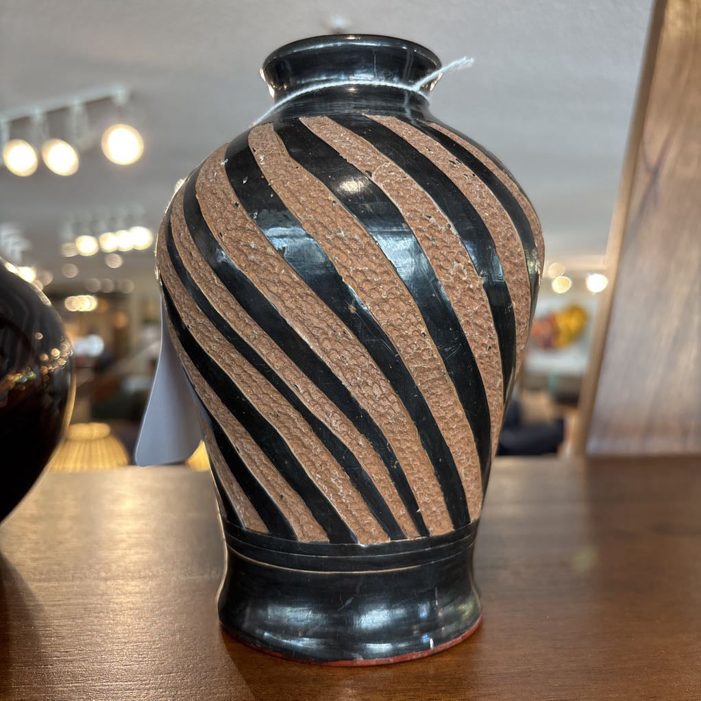 Yalila Ocon Costa Rica Signed Cutaway Pottery