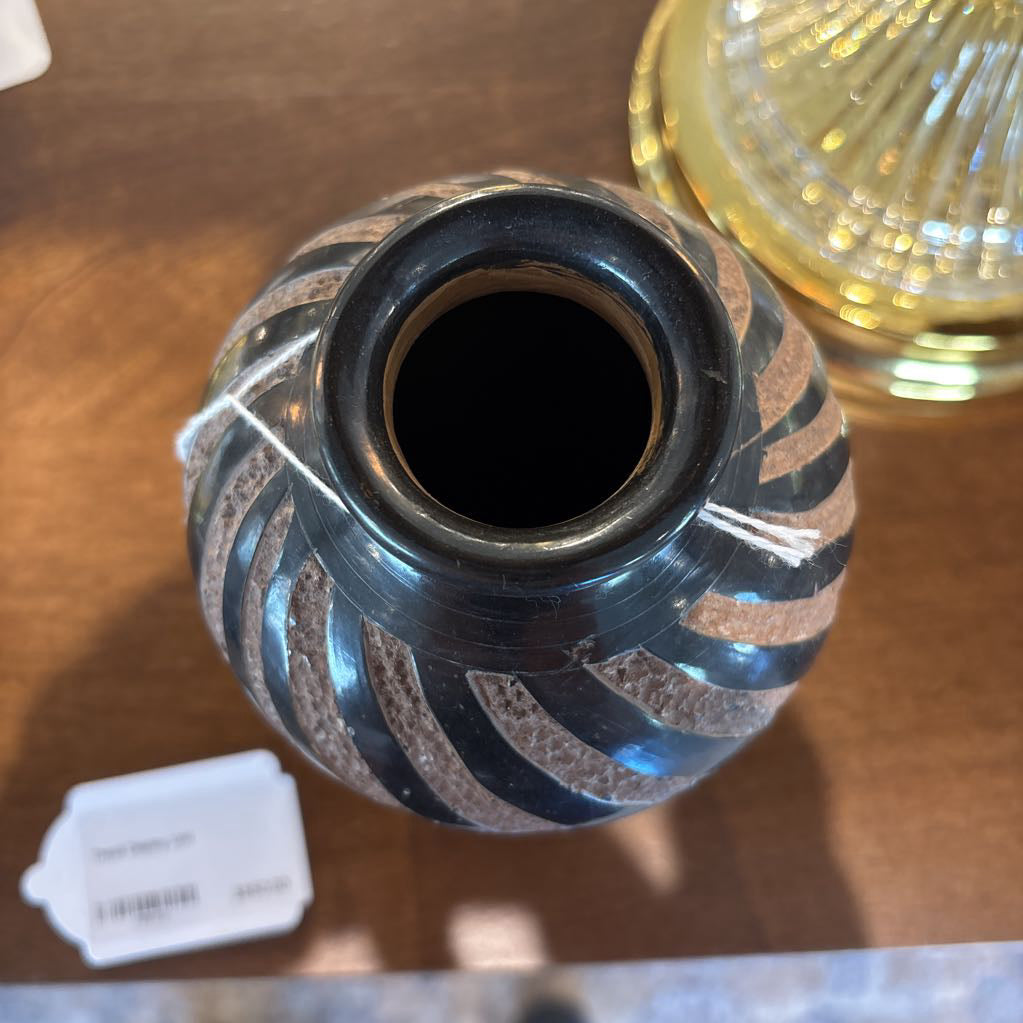 Yalila Ocon Costa Rica Signed Cutaway Pottery