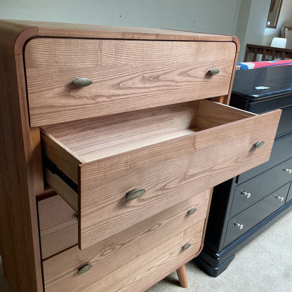 MC Ash Chest