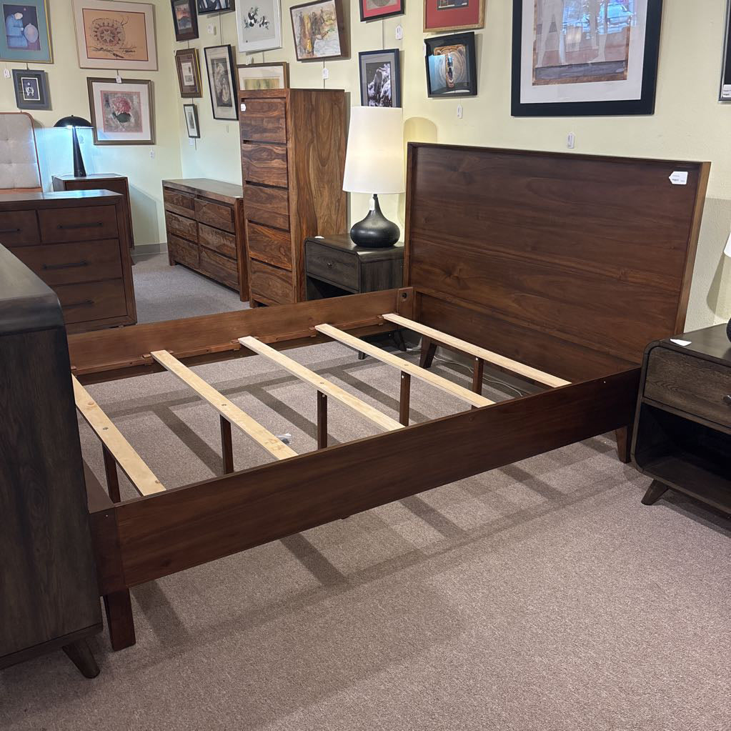 Burdell Queen Bed