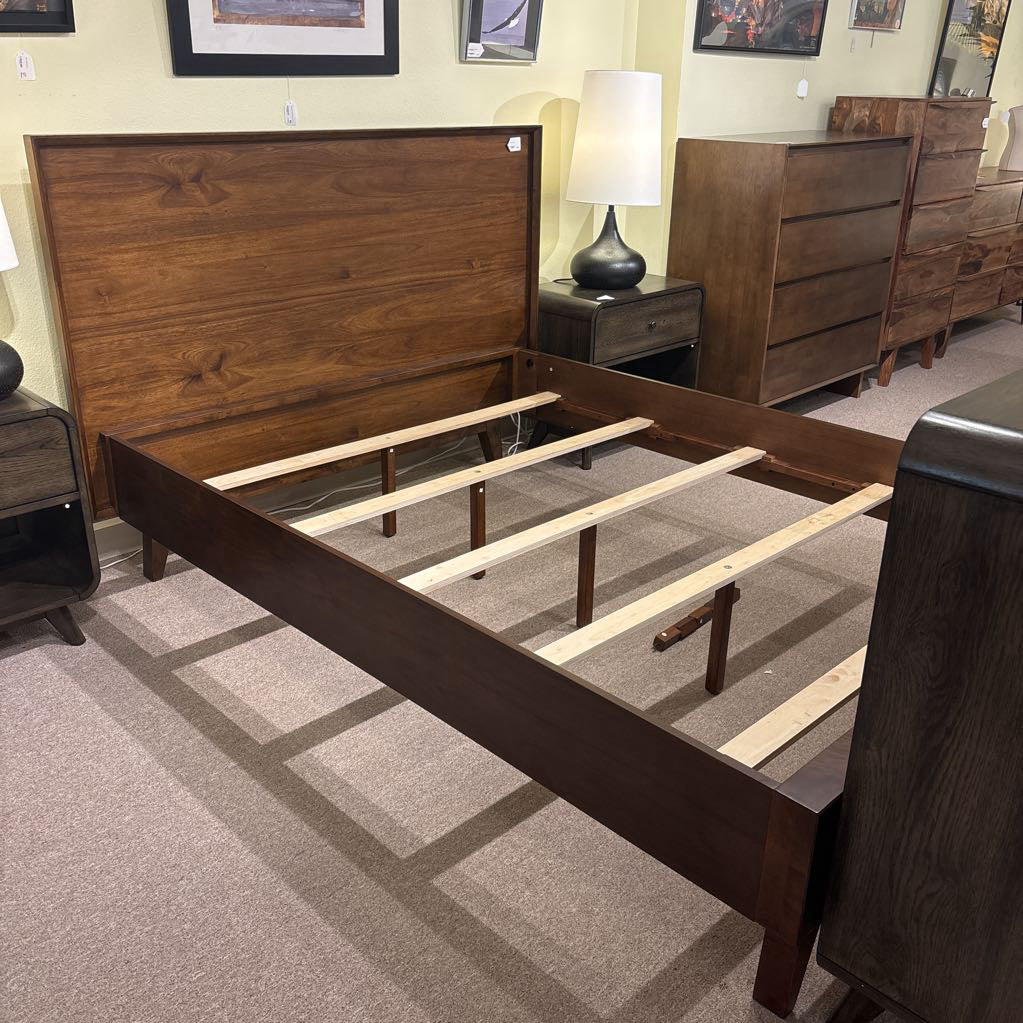 Burdell Queen Bed