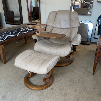 Ekornes Stressless Tan Recliner with Ottoman & Table