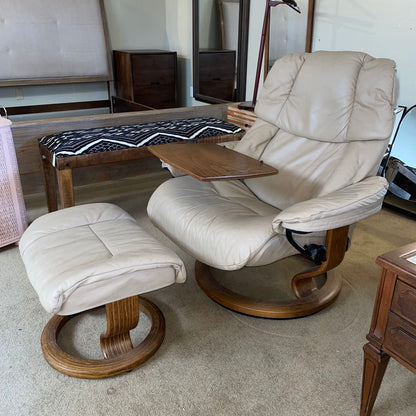 Ekornes Stressless Tan Recliner with Ottoman & Table
