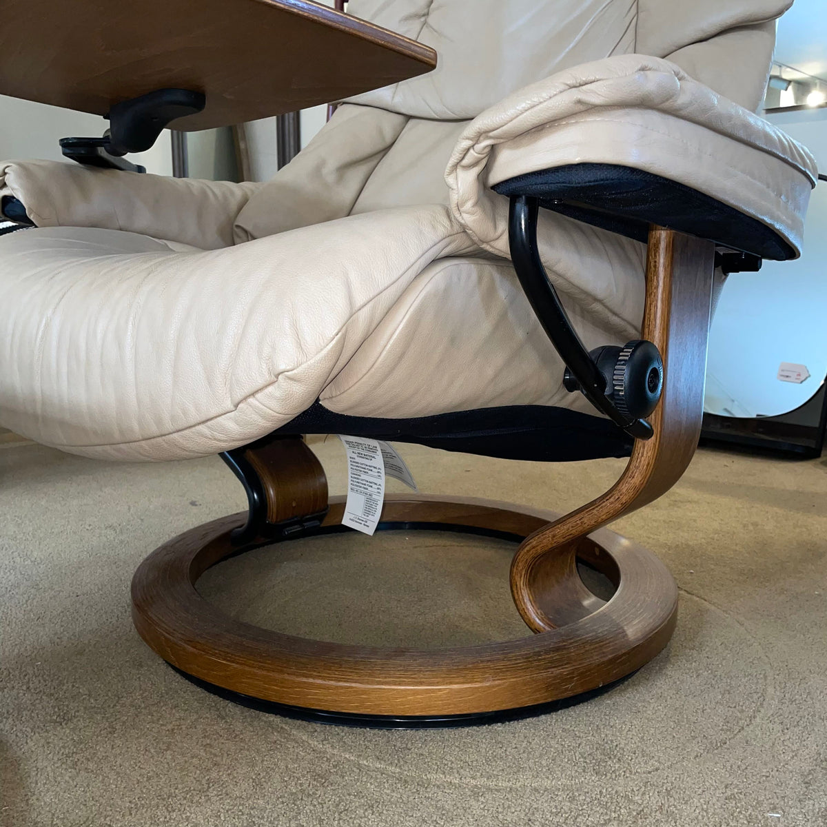 Ekornes Stressless Tan Recliner with Ottoman & Table