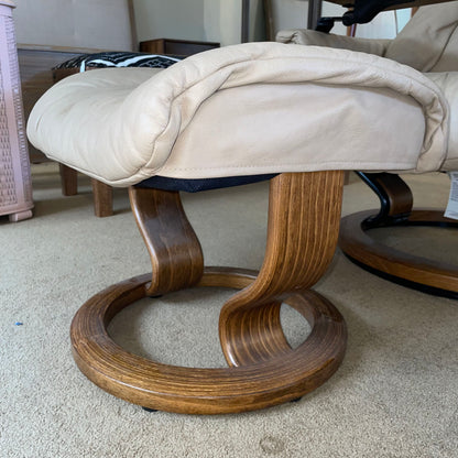 Ekornes Stressless Tan Recliner with Ottoman & Table