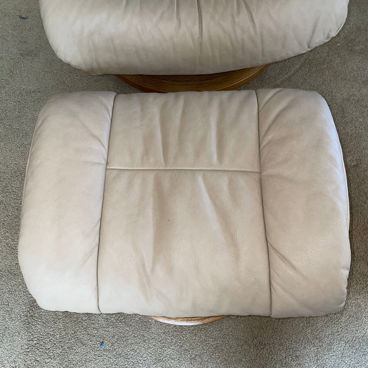 Ekornes Stressless Tan Recliner with Ottoman & Table