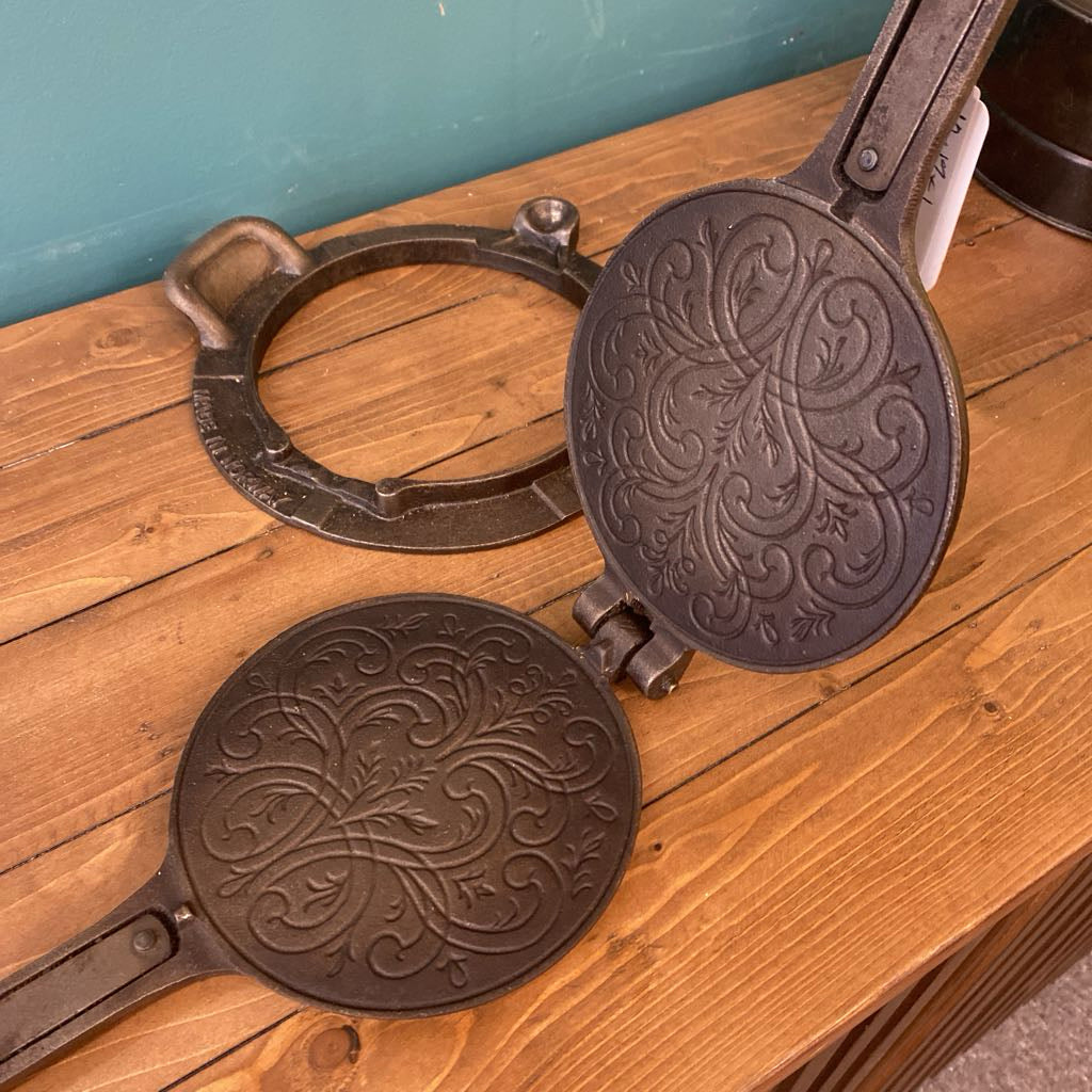 Norwegian Jotul Krumkake Iron w/Stand