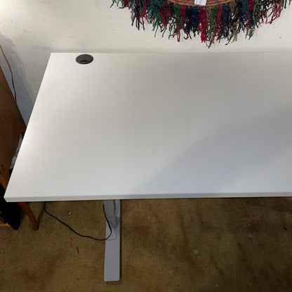 Bestar Electric Adjustable Desk