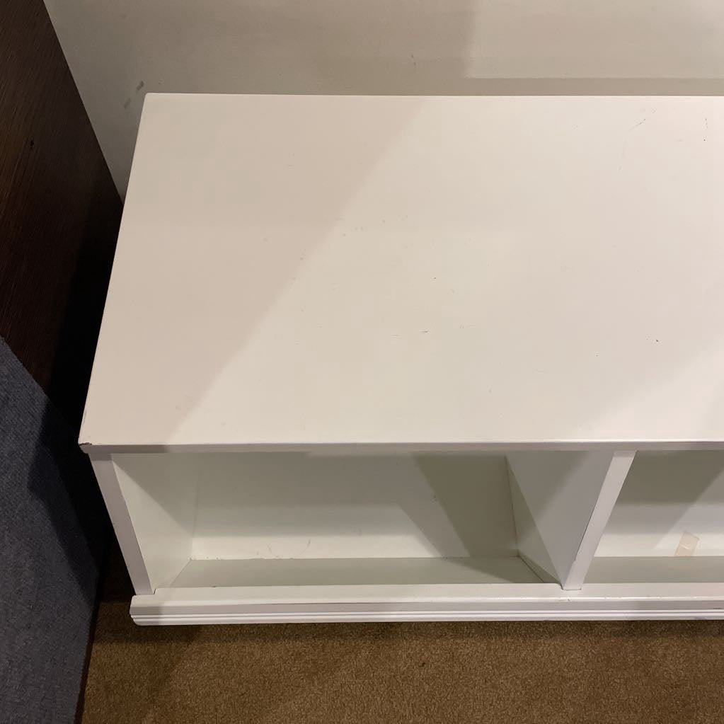 White Cubby Entry Cab/Bench