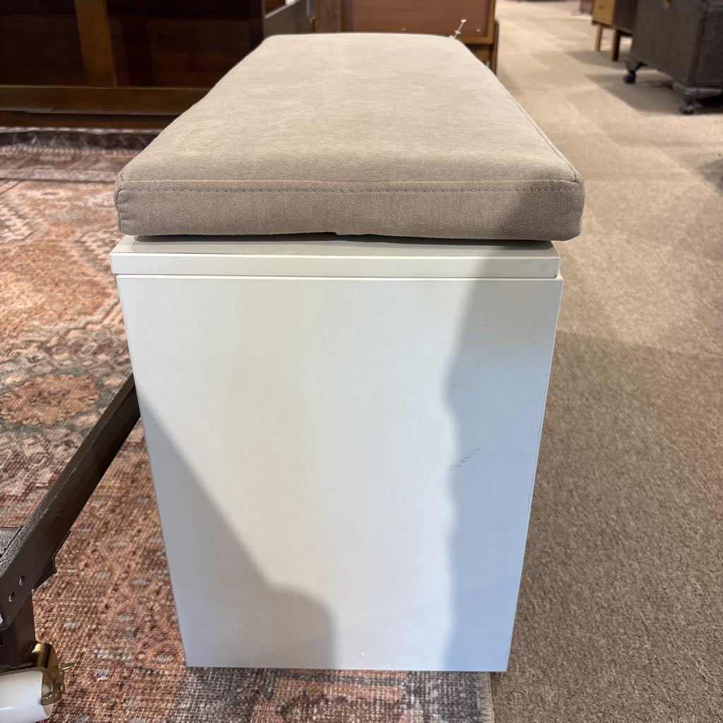White Storage Bench w/ Taupe Cushion C ACCENT BENCHES