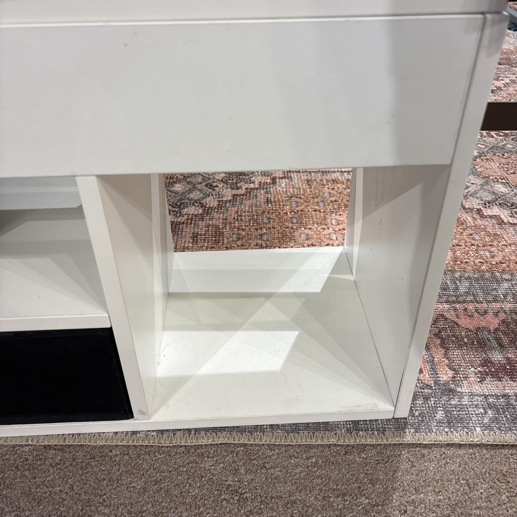 White Storage Bench w/ Taupe Cushion C ACCENT BENCHES