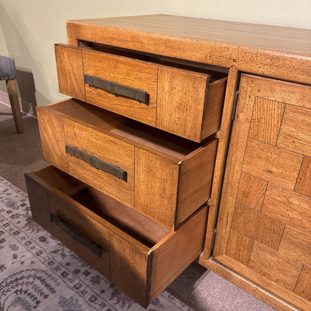 Traditional Wood Buffet C CABINETS