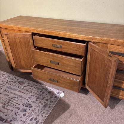 Traditional Wood Buffet C CABINETS