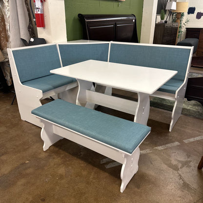 Cute Breakfast Nook