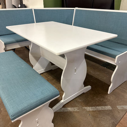 Cute Breakfast Nook