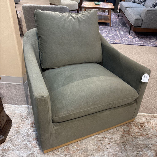 Puelo Forest Swivel Chair U ACCENT CHAIRS