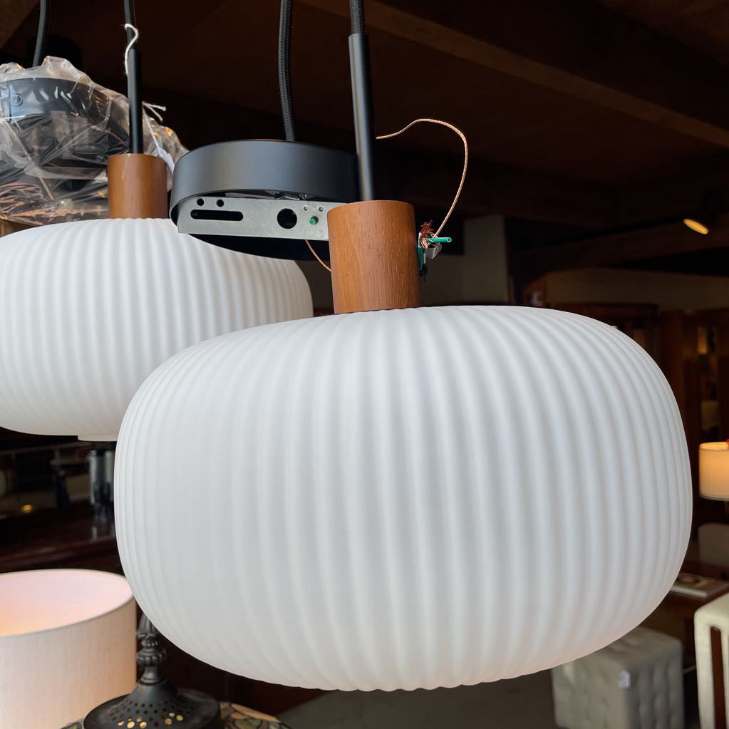 Glass Shade Pendant Leamp w Wood Base