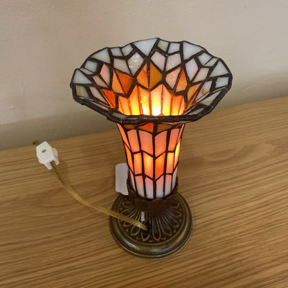 Vintage Tiffany Style Stained Glass Pond Lily Table Lamp