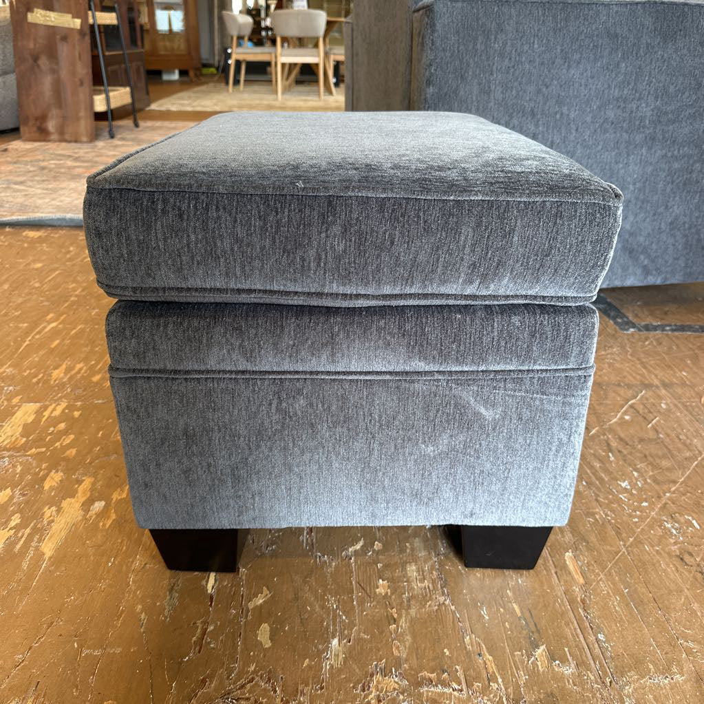 Biltwell Grey Chenille Accent Chair And Ottoman U ACCENT CHAIRS