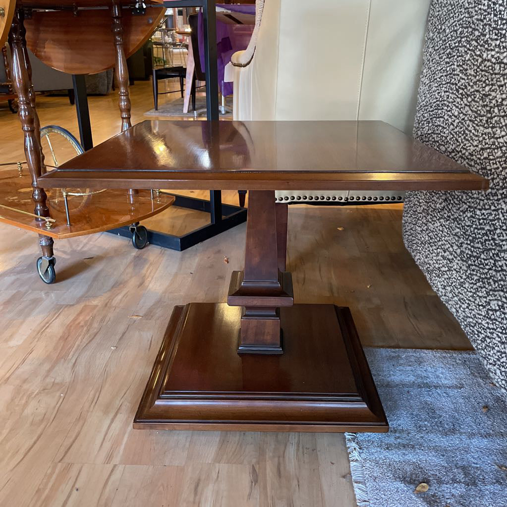 Mahogany Finish Square Traditional Style End Table C SIDE TABLES