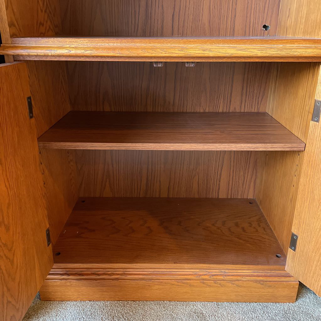 Oak Bookshelf w Closed Bottom Storage