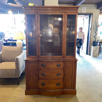 Warm Wood American Traditional China Cabinet