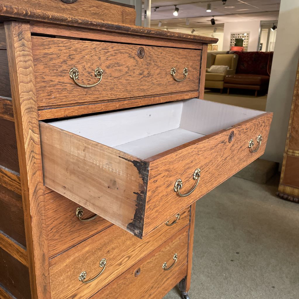 Vintage Oak 5 Drawer Dresser w Trim Detail *Key At Desk* C HIGHBOYS