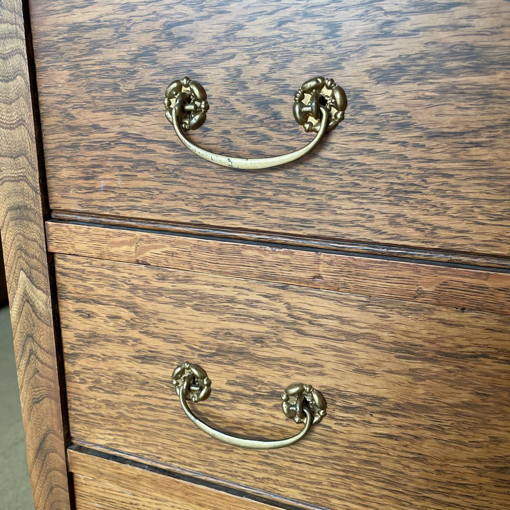 Vintage Oak 5 Drawer Dresser w Trim Detail *Key At Desk* C HIGHBOYS