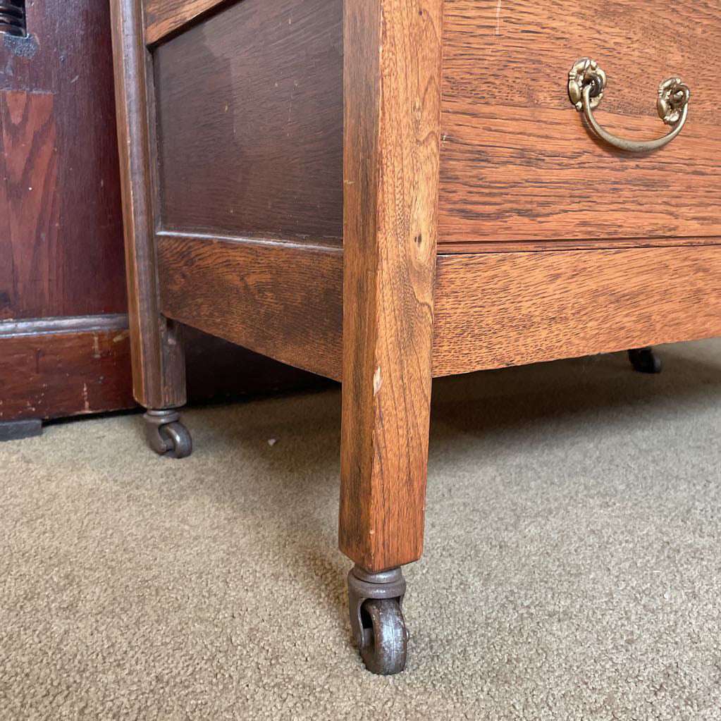 Vintage Oak 5 Drawer Dresser w Trim Detail *Key At Desk* C HIGHBOYS