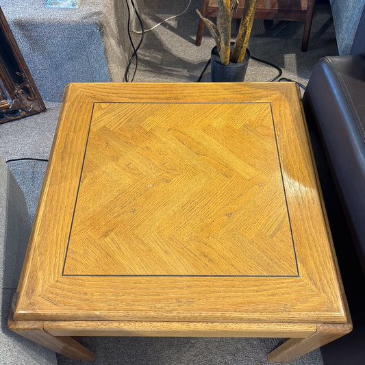 Traditional Oak Side Table C SIDE TABLES