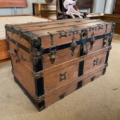 Vintage Rustic Trunk C TRUNKS