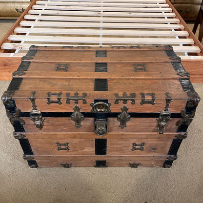 Vintage Rustic Trunk C TRUNKS