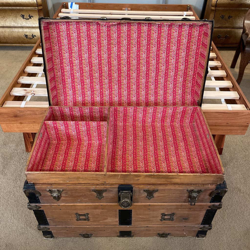 Vintage Rustic Trunk C TRUNKS